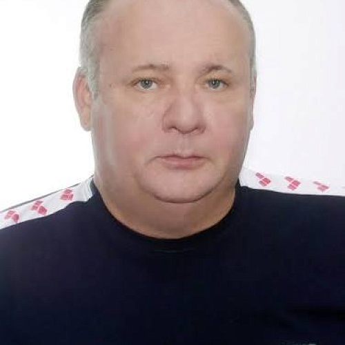 Инструктор по спорту в бассейне «Бриз»